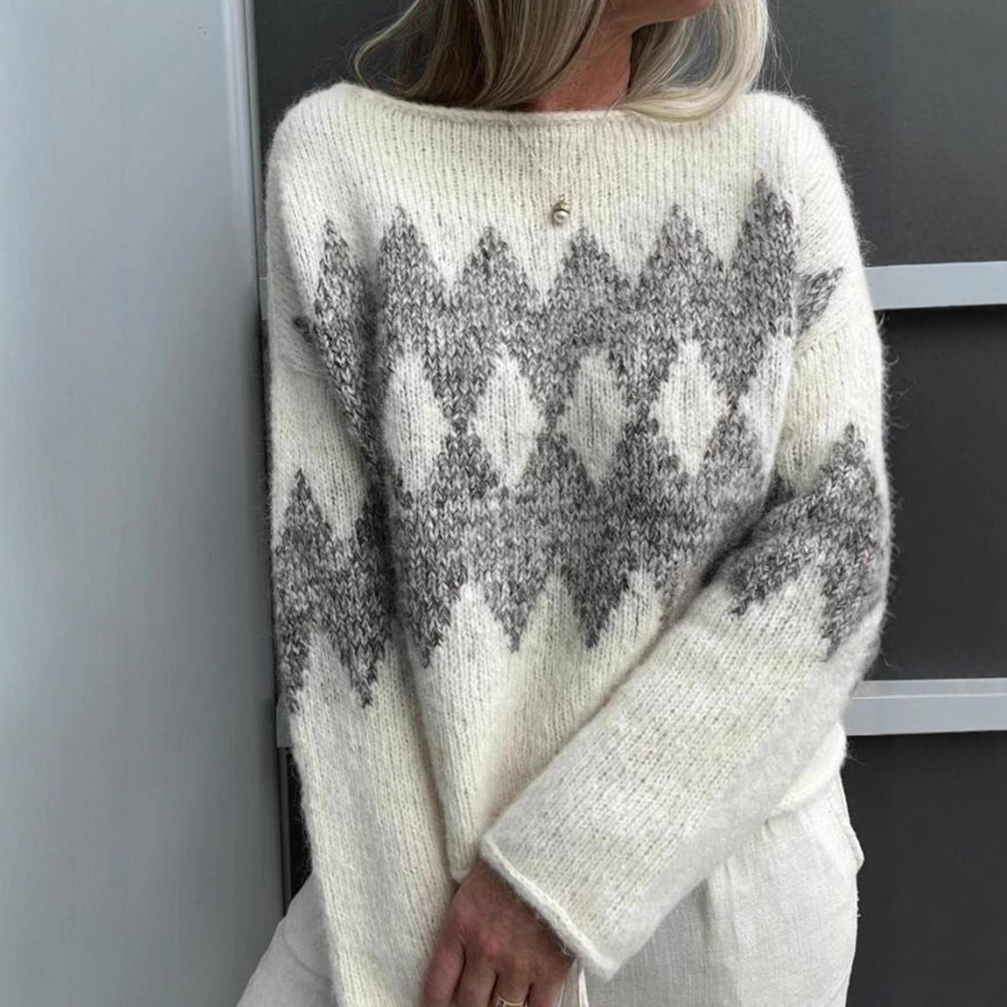 Casual One-Shoulder Pullover Sweater with Color Block Diamond Pattern Knitted Top